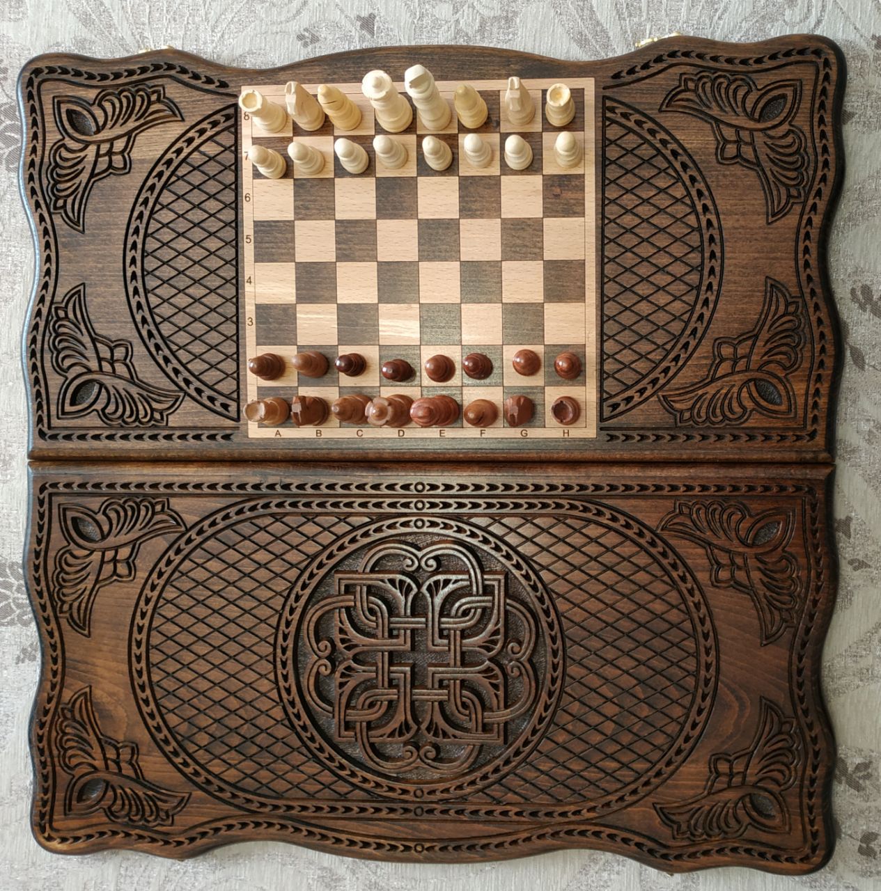 Шахматы и нарды 2в1 авторская ручная  работа из  дерева - фотография