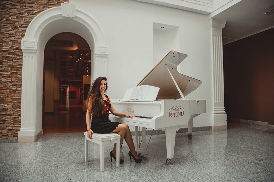 Репетитор по фортепиано для взрослых и детей в центре Минска и онлайн - фотография