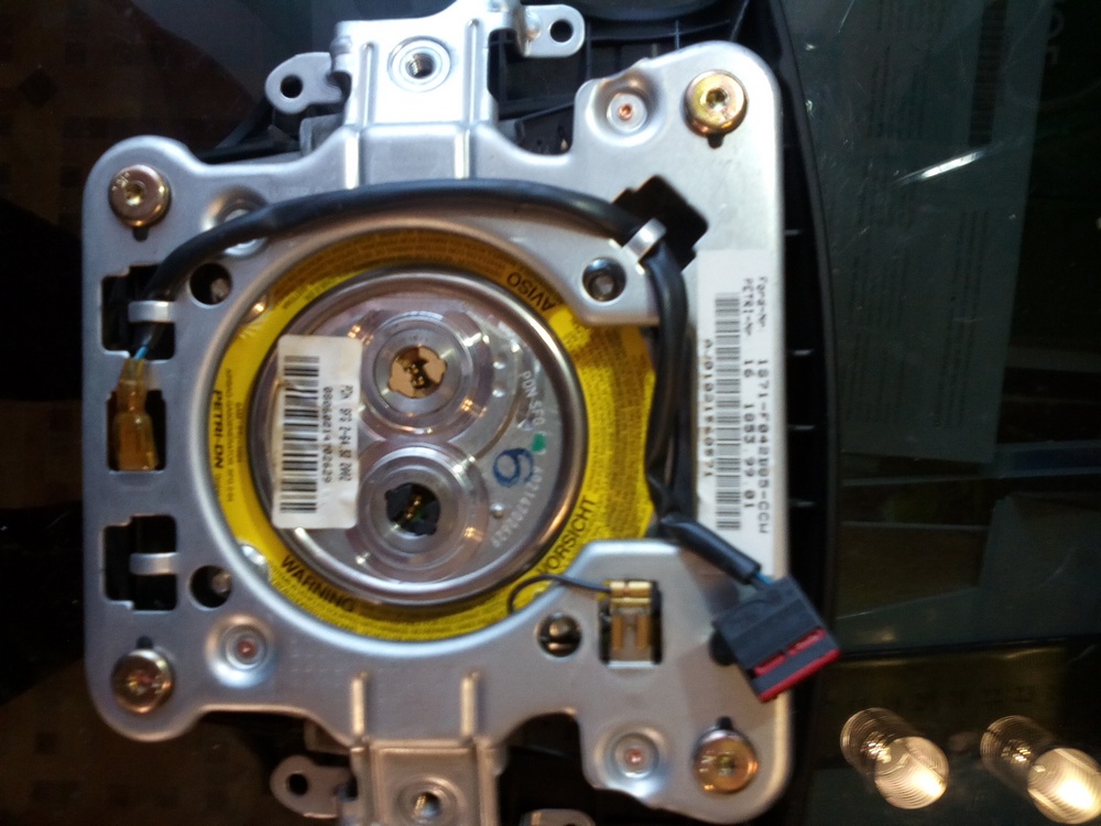 Подушбезопасности ка Ford Mondeo 3 в рулевое колесо - фотография
