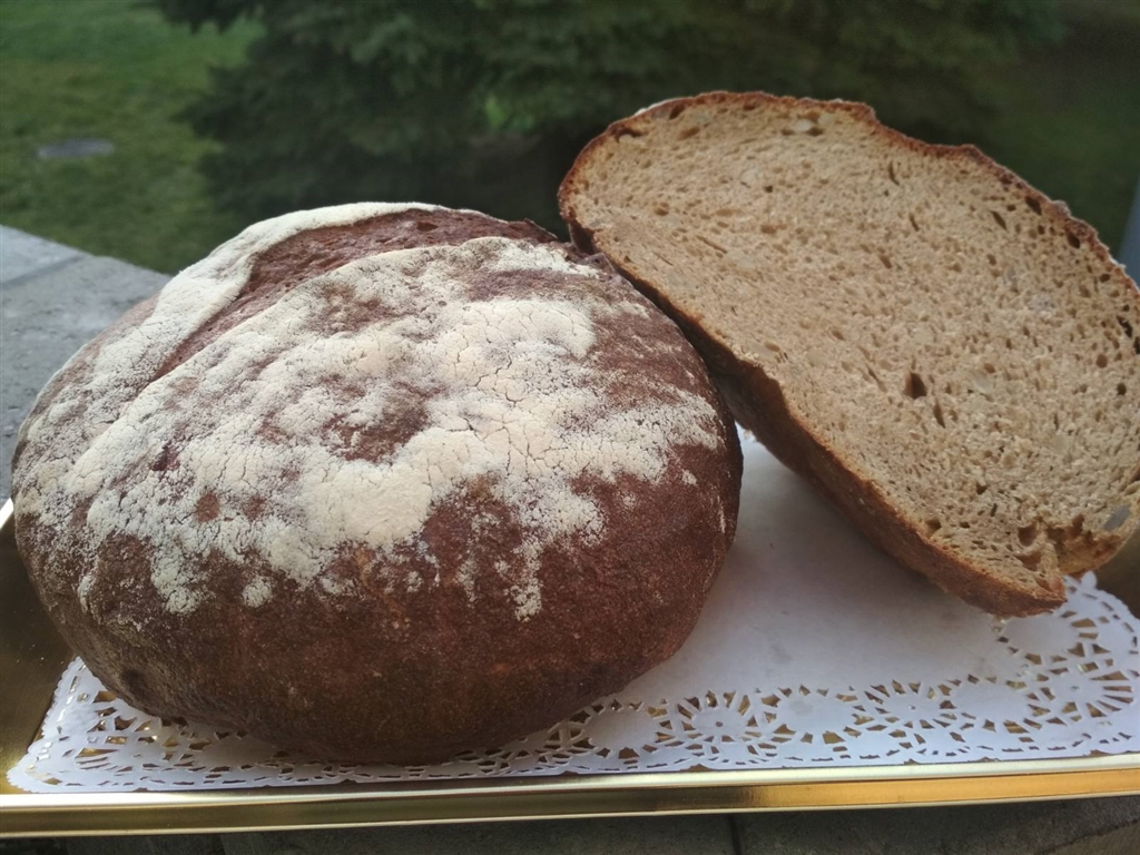 Хлеб собственного производства без консервантов и сахара - фотография