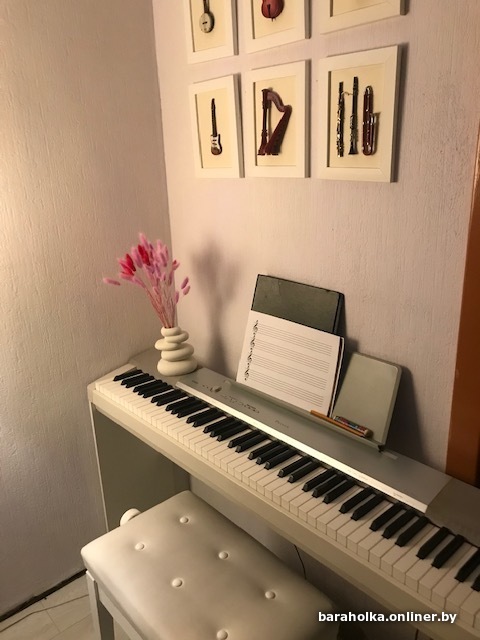 Обучение игре на фортепиано с 4х лет - фотография