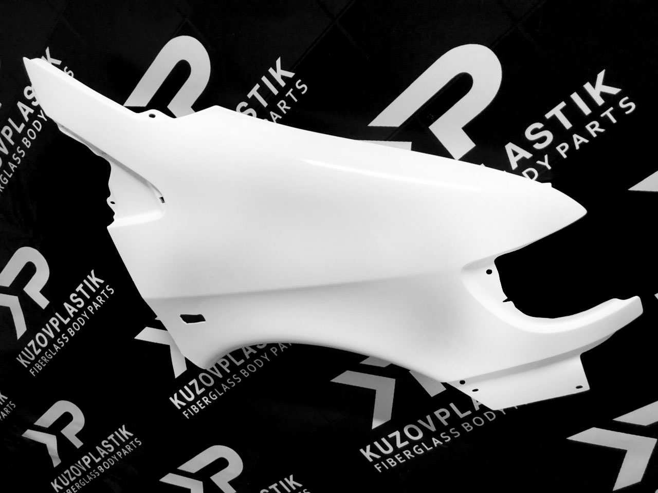 Крыло на Мерседес Vito W638 из стеклопластика.  - фотография