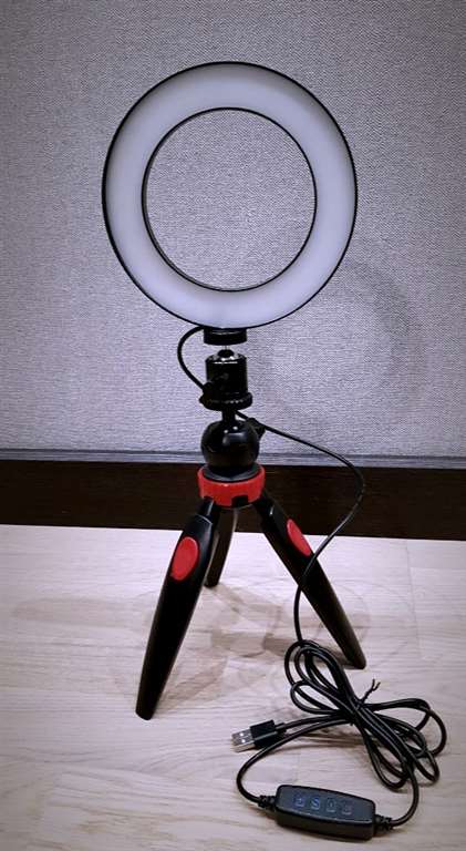 Кольцевая LED лампа 16 см   НАСТОЛЬНЫЙ ТРИПОД - фотография